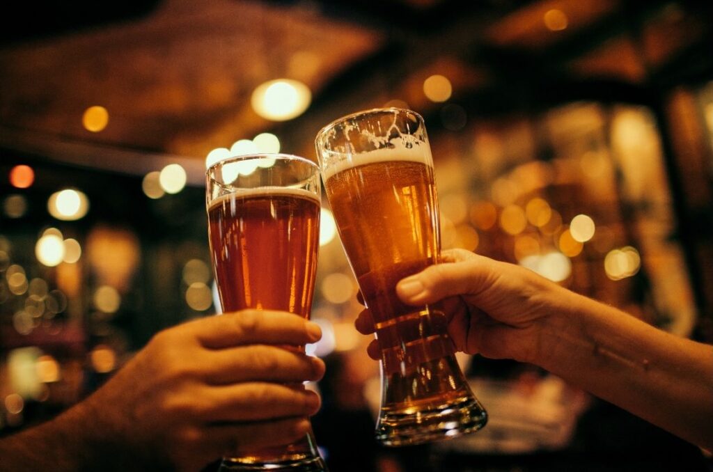 Enjoy Happy Hour from Monday to Friday, 4 PM to 6 PM. Note